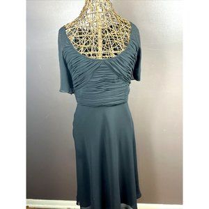 ADRIANNA PAPELL Woman’s LBD Black Cocktail Dress Size 8 Sexy Flattering Sleeve